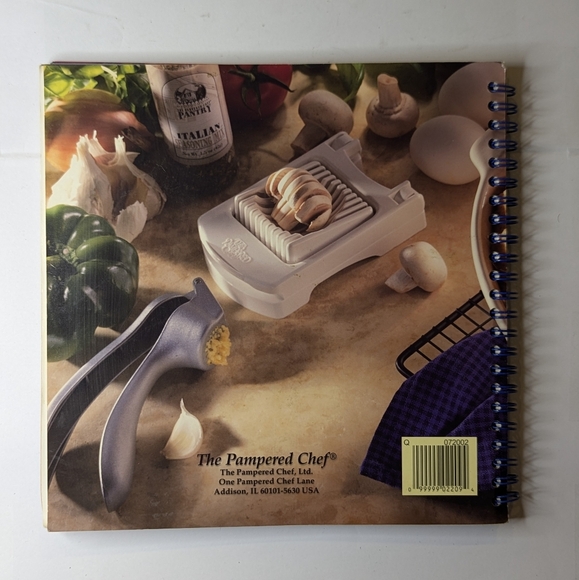 The Pampered Chef Main Dishes Recipe Book Cookbook Softcover Spiral Bound 2000 - Picture 3 of 4